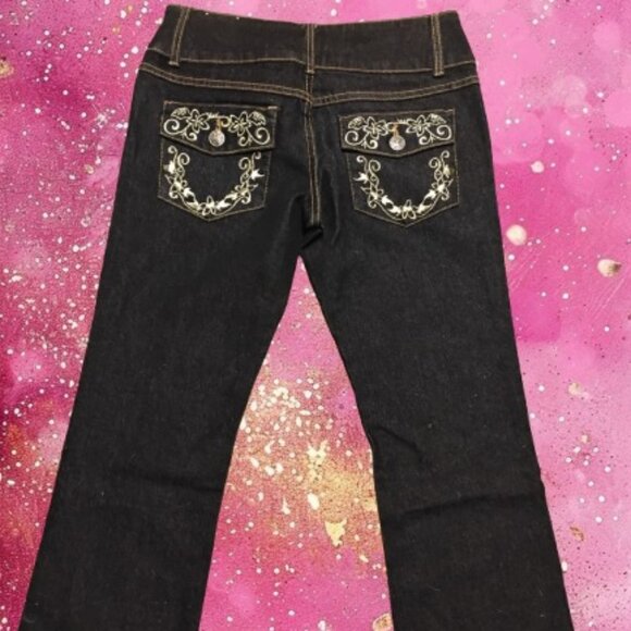 Crest Jeans  💖 - Picture 1 of 9